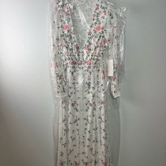 Mac Duggal White Floral Embroidered Long Sleeve Gown White Size-10 - Picture 5 of 9